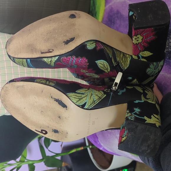 Floral Embroidered Ankle Boots - Picture 4 of 4